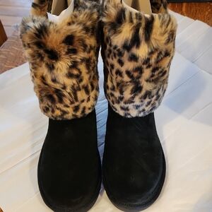 Koolaburra By Ugg Dezi Short Cheetah Size 8M NEW
